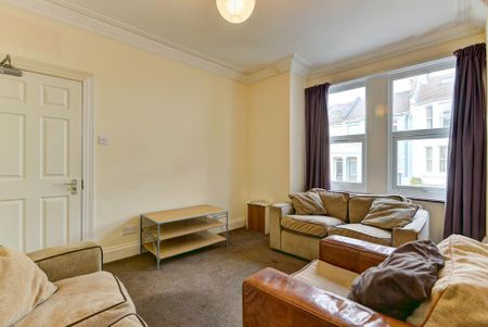 6 bedroom house to rent - Photo 2