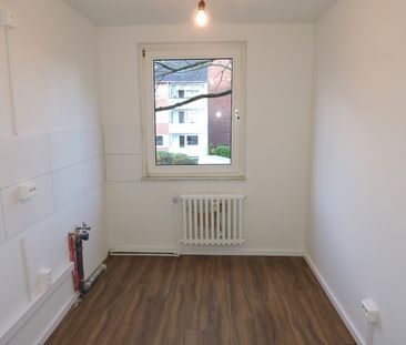 Wie für uns gemacht! Renovierte drei Zimmer Wohnung zum 16.12.2024 ... - Photo 3