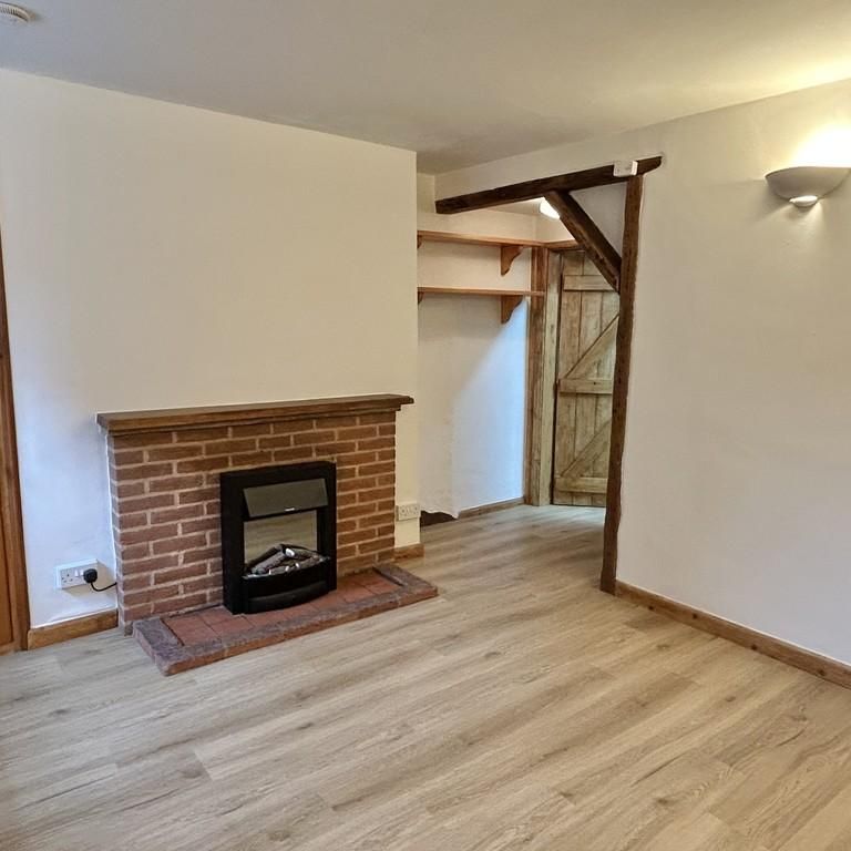 2 bedroom cottage to rent - Photo 1