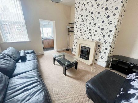 2 bed upper flat to rent in NE28 - Photo 2