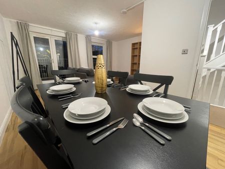 5 Bed Semi-Detached House, Furlong Road, CV1 - Photo 3