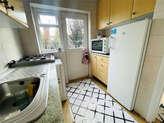 St. Georges Road, EN1, Enfield - Photo 1
