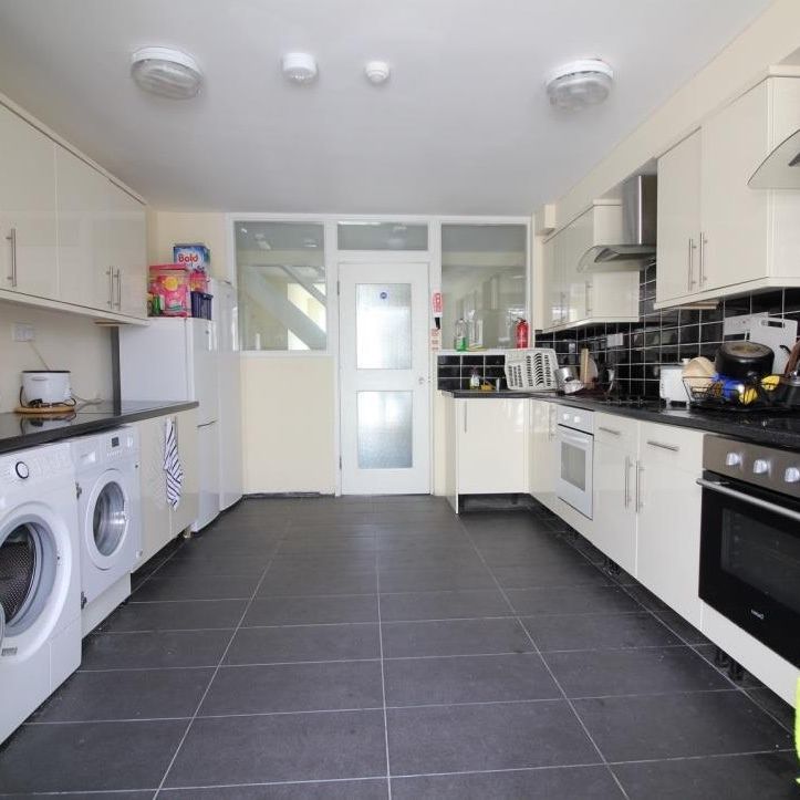 Humber Way, Slough - Photo 1