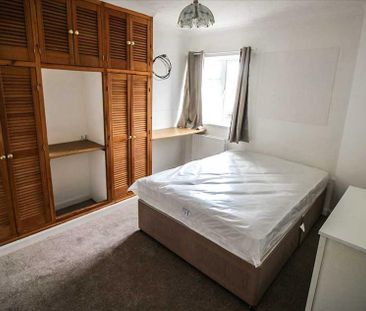 4 bedroom semi-detached house to rent - Photo 6