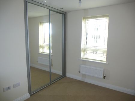 Kingfisher Drive, Maidenhead - Photo 2