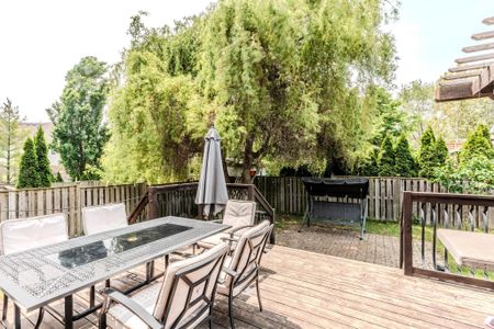 For Lease - 893 Bitterbush Crescent, London North, Ontario - Photo 2