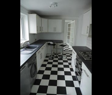 5 bedroom terraced house to rent - Photo 4