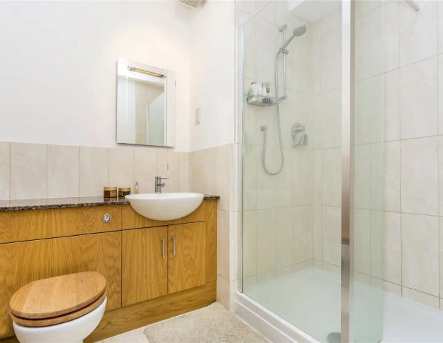 2 bedroom flat in 205 Rotherhithe Street - Photo 1