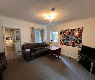 4 bedroom house, 1 en-suite - Photo 2