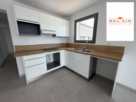 Location Appartement 3 pièces 82m² FORT DE FRANCE 97200 - Photo 2