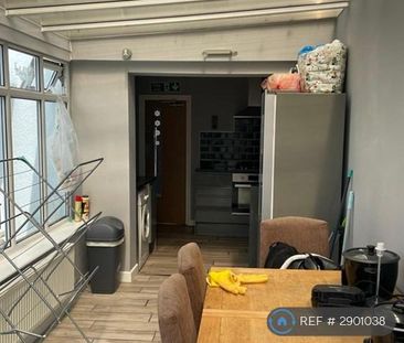1 bedroom in a house share to rent - Photo 6