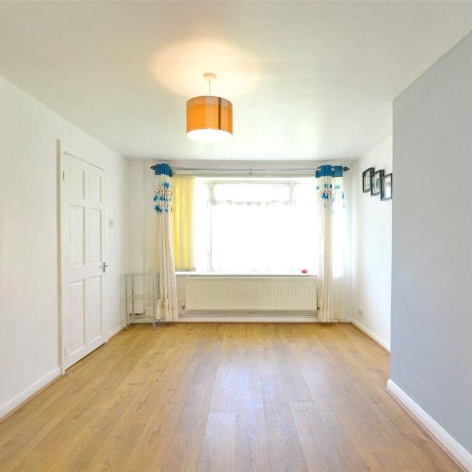 3 bedroom semi-detached house to rent - Photo 1