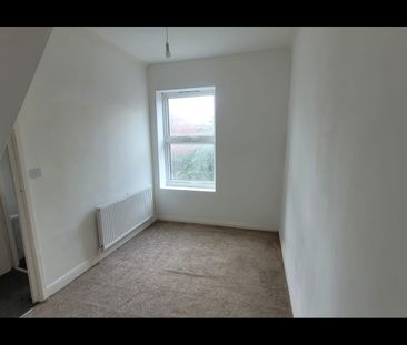 2 Bed End Terrace, Kelsall Terrace, LS6 - Photo 1