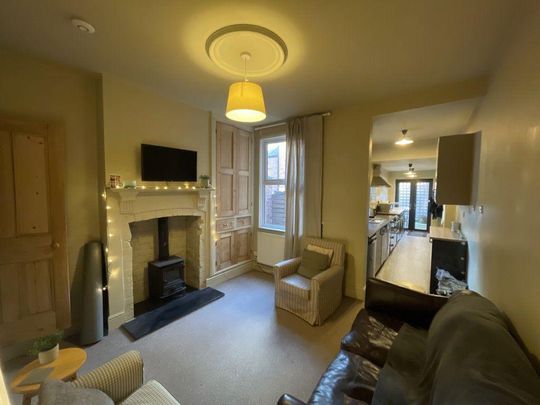 3 bedroom terraced house to rent - Photo 1