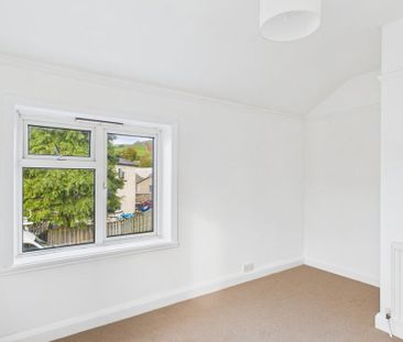 2 bedroom semi-detached house to rent - Photo 2