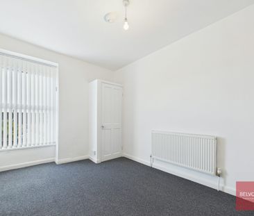 Terraced House to rent on - Photo 2