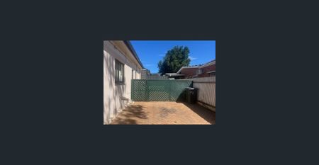 SPACIOUS FAMILY HOME - Photo 2