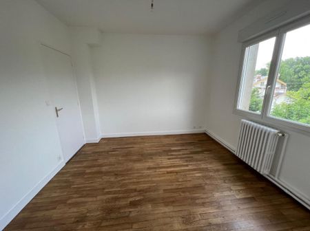 Location Appartement 4 pièces 63m² AZAY LE RIDEAU 37190 - Photo 2