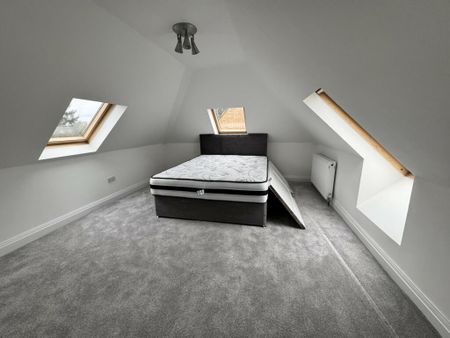 6 bedroom detached house to rent - Photo 4