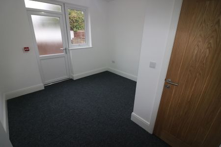 Flat 2, 20 Louis Street - Photo 4