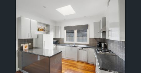 An attic style family treasure in garden beauty – 6 MONTH LEASE ONLY - Photo 4