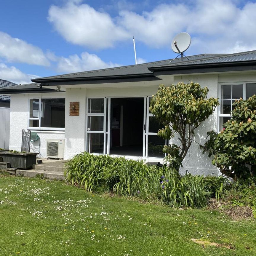 112 West Street, Hawthorndale - Photo 1