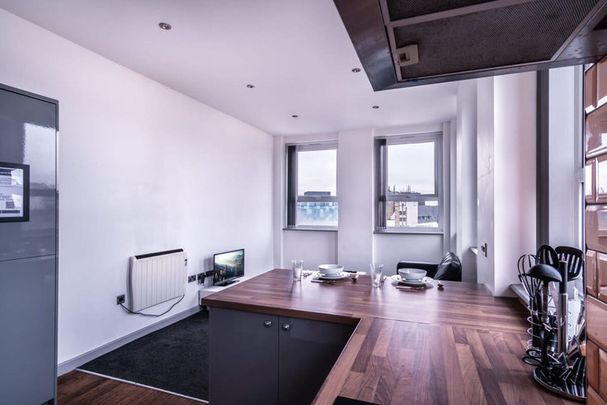 High Street - Photo 1