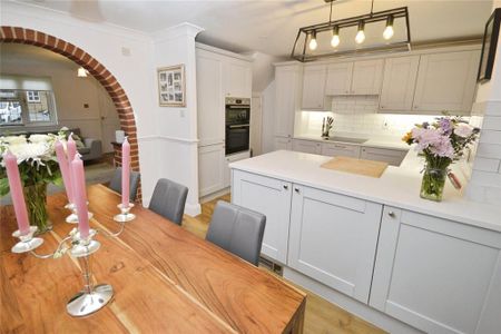 3 bedroom semi-detached house to rent - Photo 2