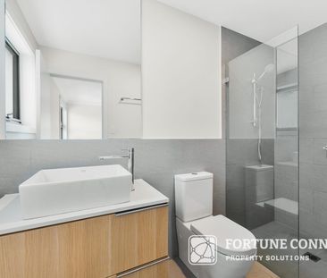 3 Bedroom House Next to shops - Photo 5