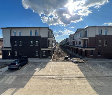 For Lease - 6 Matawin Lane, Richmond Hill, Ontario - Photo 4