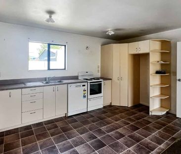 WEST END- 3 BEDROOMS - Photo 4