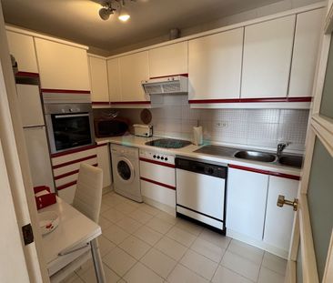 Semi Detached Villa for rent in Marbella - Photo 5