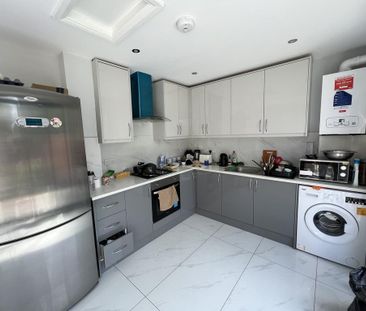 5 bedroom semi-detached house to rent - Photo 6