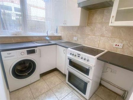 Hillborough Road, Luton, LU1 - Photo 4