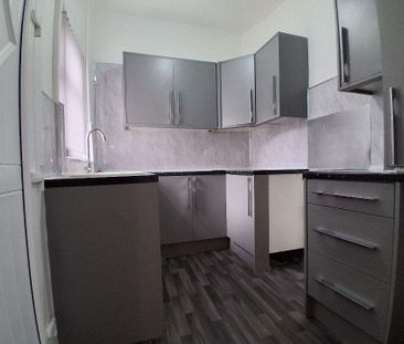 3 bedroom end of terrace house to rent - Photo 6