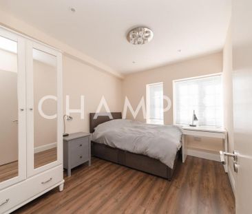 4 bedroom flat to rent - Photo 4