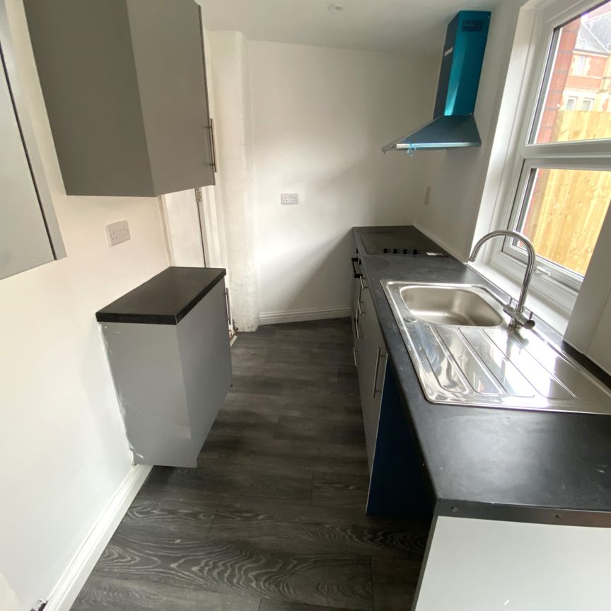 £750 PCM, Newly Refurbished One Bedroom Ground Floor Flat with Shared Garden in Blaenclydach Street, Grangetown, Cardiff, CF11 7BD - Photo 2