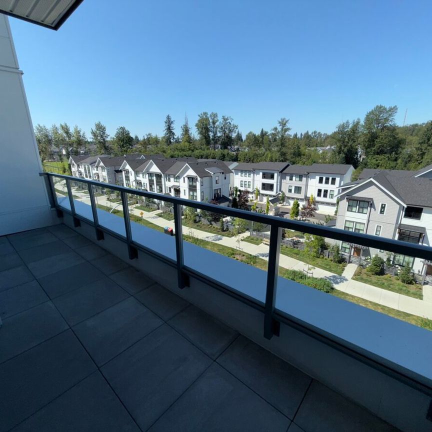 Brand New 3 Bedroom Condo – Half Months Rent Free! - Photo 1