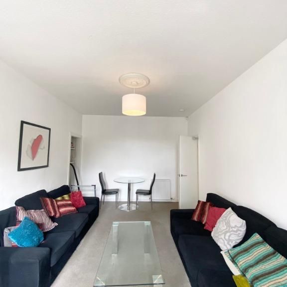 3 bedroom flat to rent - Photo 1