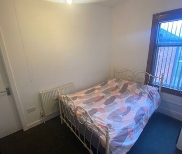 Room in a Shared House, Kenelm Road, B10 - Photo 3