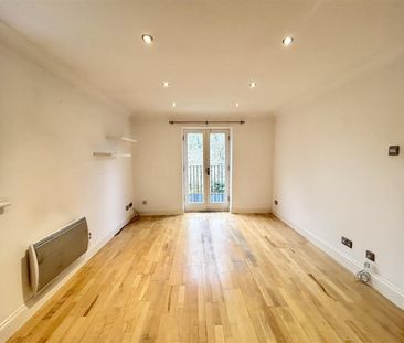 2 Bedroom Flat - Purpose Built To Let - Photo 1