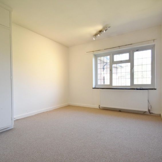 Ethorpe Crescent, Gerrards Cross, Buckinghamshire,SL9 - Photo 1