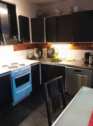 Ljus och glamorös etagetakvåning i Bandhagen med naturnära utsikt! - Foto 5