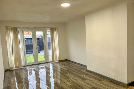 3 bed semi-detached house to rent in Steward Crescent, South Shields, NE34 - Photo 2