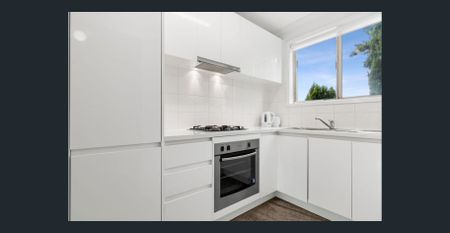 Chic, Low Maintenance Living - Photo 5