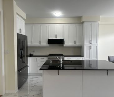 For Lease - 75 Arnold Circle, Brampton, Ontario - Photo 6