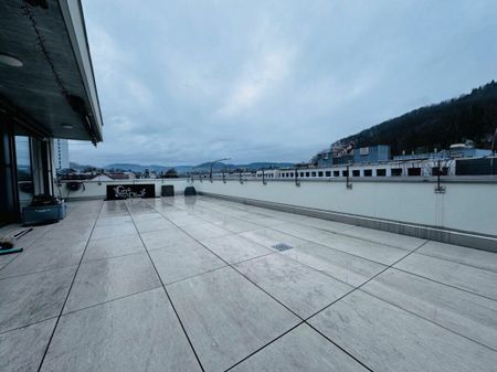 Exklusive, moderne 3.5-Zimmer-Attikawohnung mit grosser Terrasse & Waschturm - Photo 4