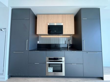 For Lease - 1 Fairview Road Unit# 1410, Mississauga, Ontario - Photo 2