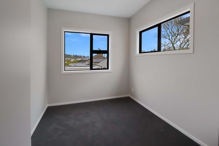 Naenae Living - Photo 2