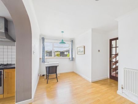 4 bedroom detached house to rent - Photo 2